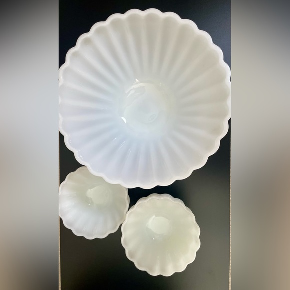 Vintage Milk Glass Serving Bowl and 5 Salad Bowls Rachel Pattern Anchor Hocking - Picture 13 of 13
